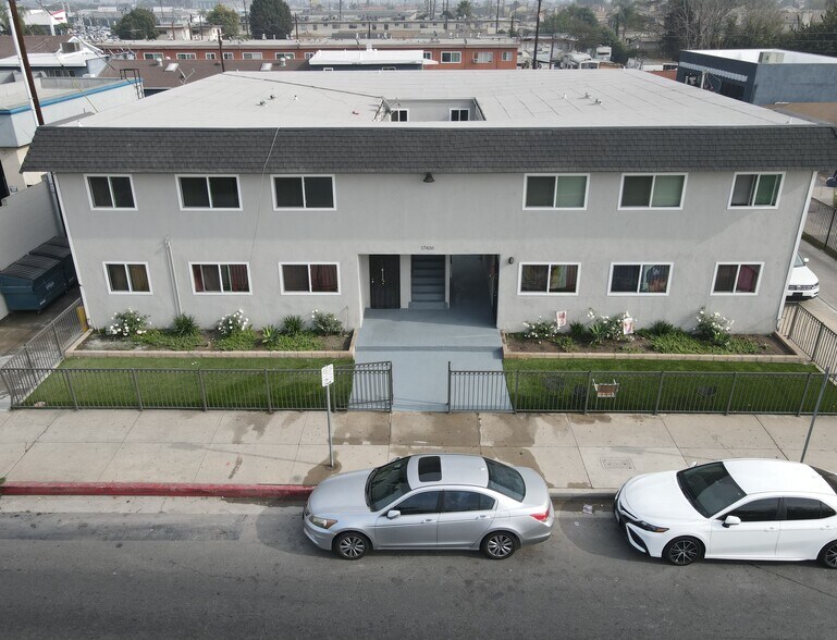 Primary Photo Of 17420 Downey Ave, Bellflower Apartments For Sale