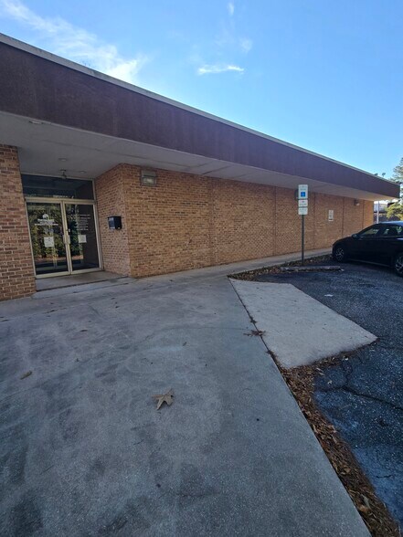 More Photos Of 307 N Green St, Wadesboro Office For Sale