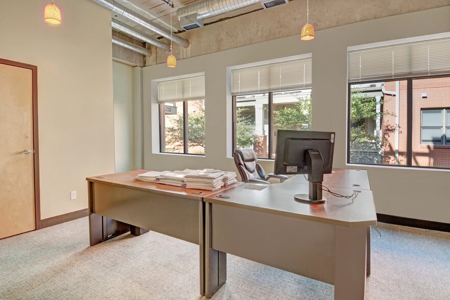 More Photos Of 2344 Spruce St, Boulder Office For Lease