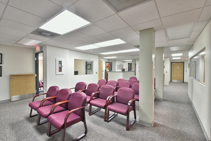 More Photos Of 1805 SE Lake Weir Ave, Ocala Medical For Sale