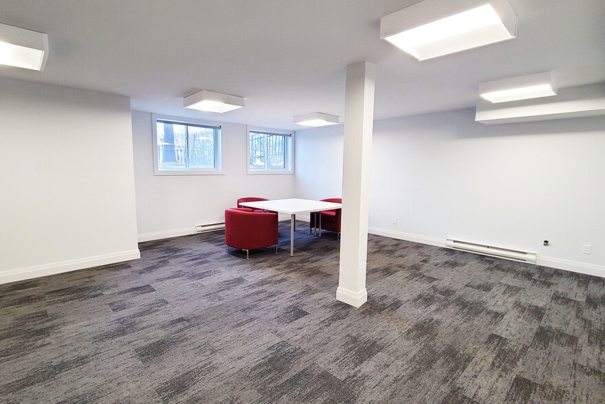 More Photos Of 92 Centrepointe Dr, Ottawa Office For Lease