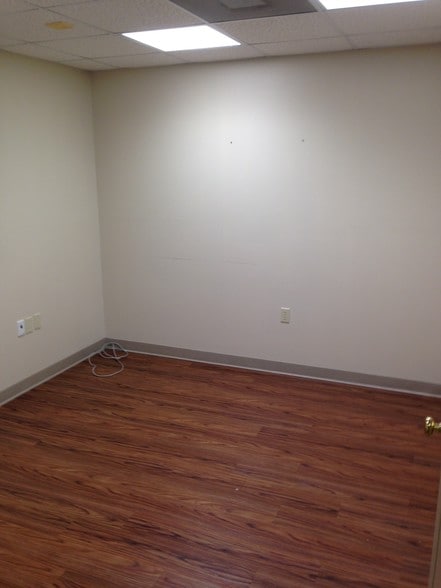 More Photos Of 186 Thomas Johnson Dr, Frederick Unknown For Lease