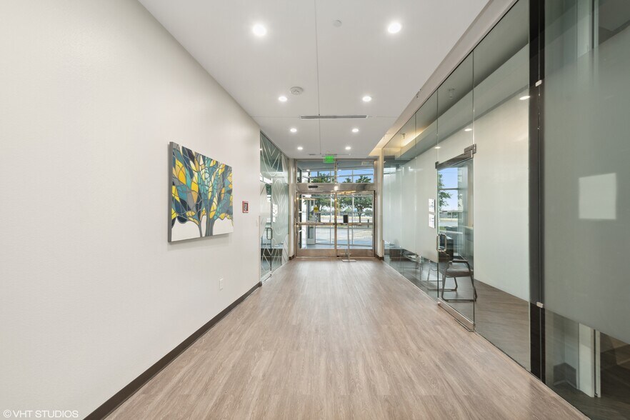 More Photos Of 6957 W Plano Pky, Plano Medical For Lease