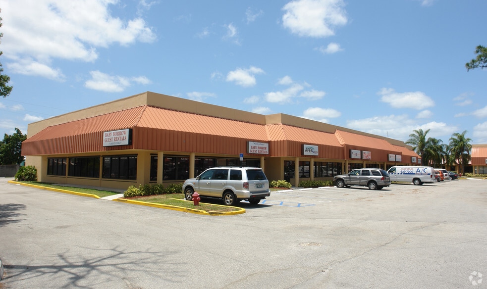 More Photos Of 4152-4230 Blue Heron Blvd W, Riviera Beach Medical For Sale