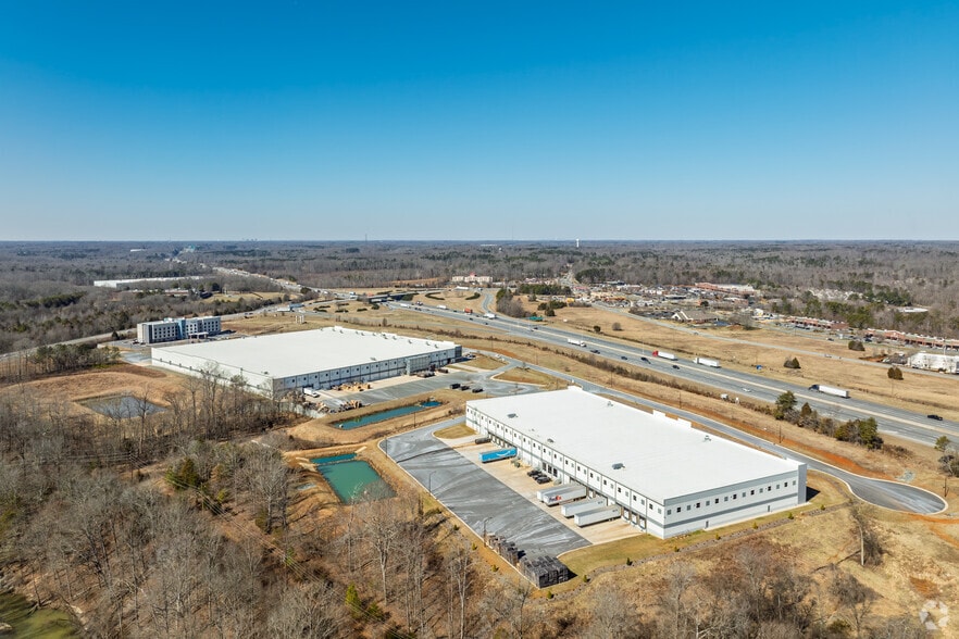 More Photos Of 3041 Hendren Rd, Whitsett Industrial For Lease