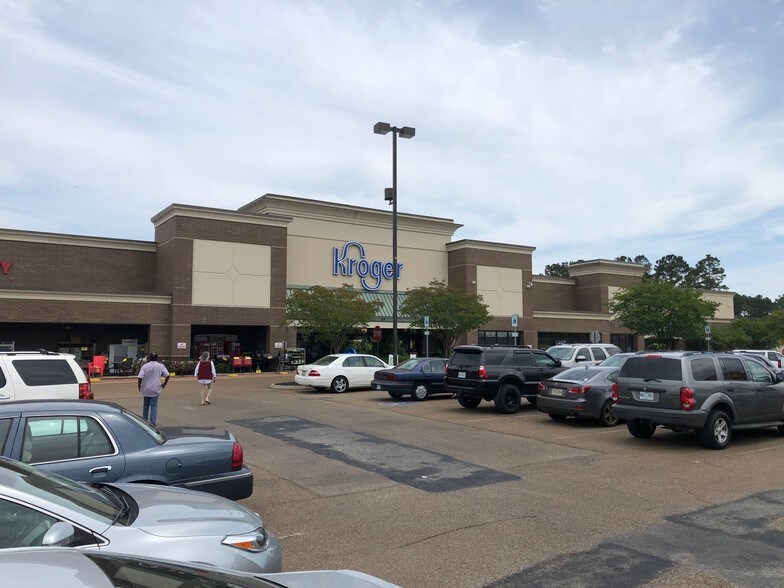 More Photos Of 1030-1060 Spillway Cir, Brandon Storefront For Lease