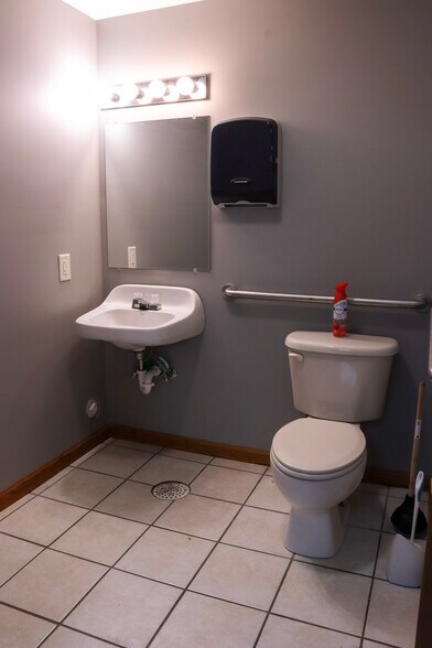 More Photos Of 126 E Lincolnway, Morrison Specialty For Sale