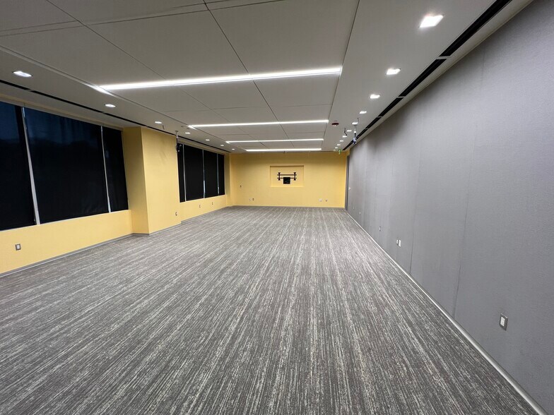 More Photos Of 5920 William Cannon Dr, Austin Medical For Sale