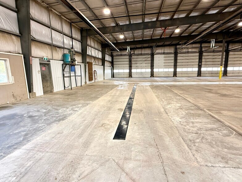 More Photos Of 8 Van Der Horn Way, Red Deer County Industrial For Lease