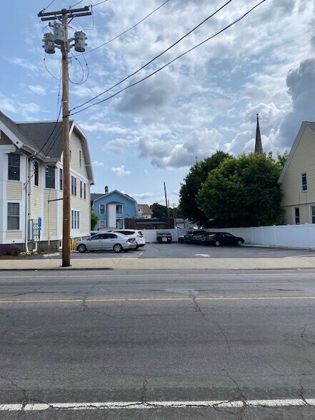 More Photos Of 2160 Main St, Bridgeport Office For Lease