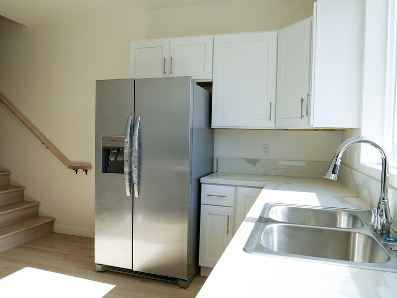 More Photos Of 38225 9th Street East, Palmdale Apartments For Sale