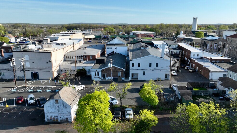 More Photos Of 312-314 W Broad St, Quakertown Office For Sale