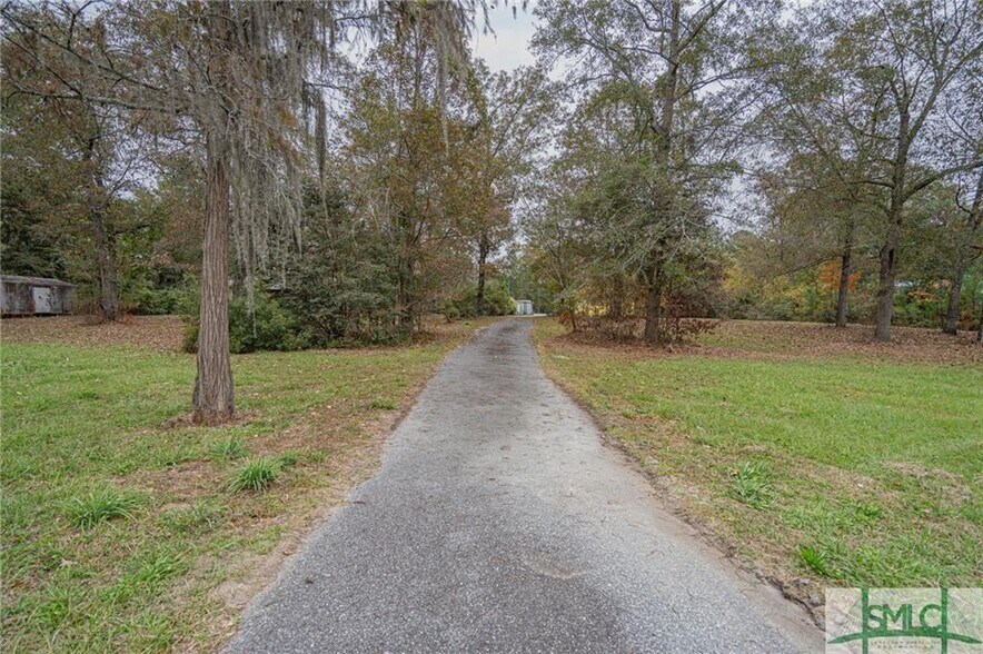 More Photos Of 895 W Highway 80, Eden General Retail For Sale