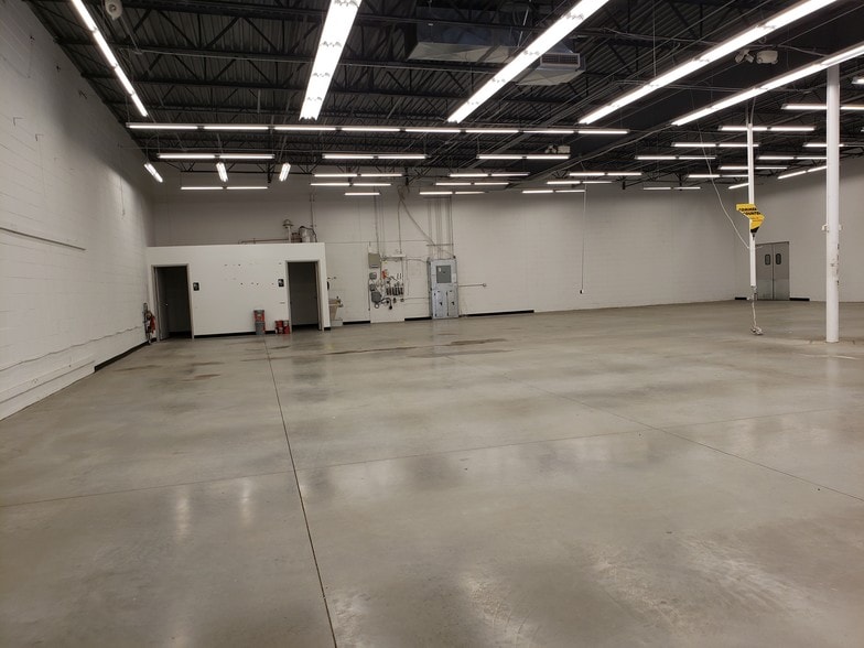 More Photos Of 8120 N Telegraph Rd, Dearborn Heights Storefront Retail Office For Lease