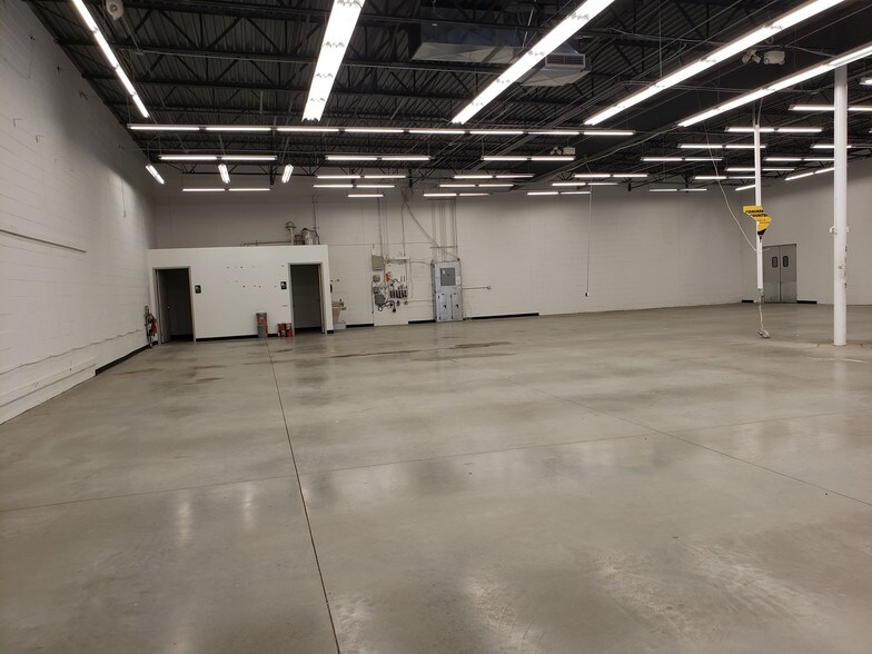 More Photos Of 8120 N Telegraph Rd, Dearborn Heights Storefront Retail Office For Lease