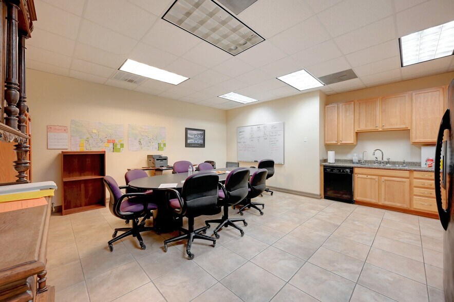 More Photos Of 1300 Universal City Blvd, Universal City Warehouse For Sale