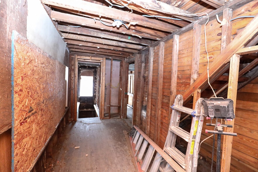 More Photos Of 350 Broadway, Kingston Storefront Retail Office For Sale