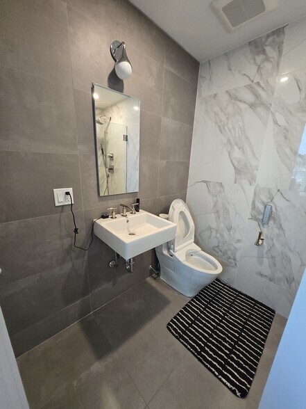 More Photos Of 36 N New York Ave, Huntington Office For Lease