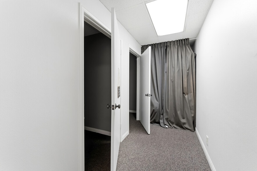 More Photos Of 2900 Bristol St, Costa Mesa Office For Sale