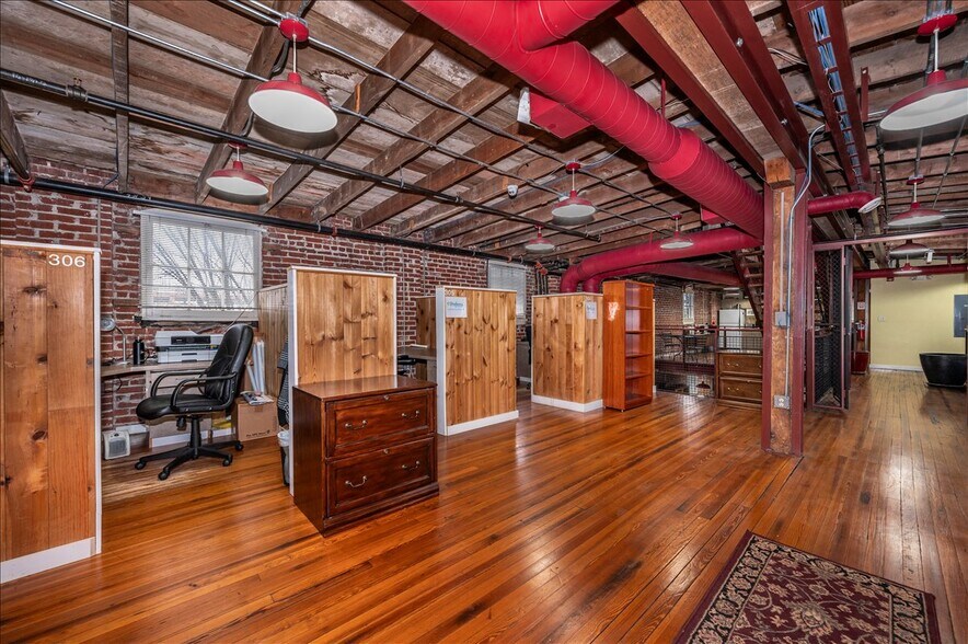 More Photos Of 47 E All Saints St, Frederick Loft Creative Space For Sale