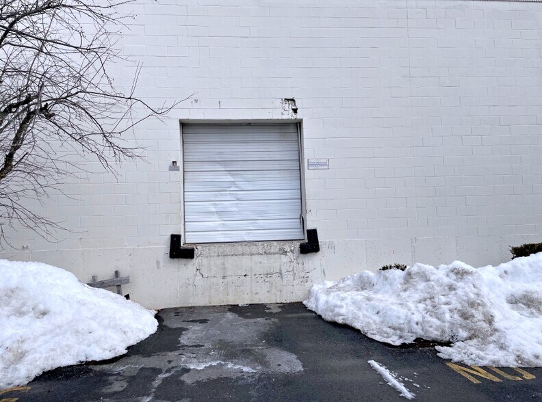 More Photos Of 34 Sullivan Rd, North Billerica Warehouse For Lease