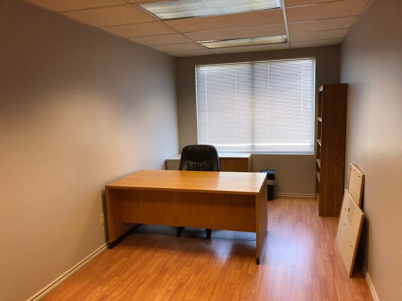 More Photos Of 707 12th Ave, Nisku Warehouse For Lease