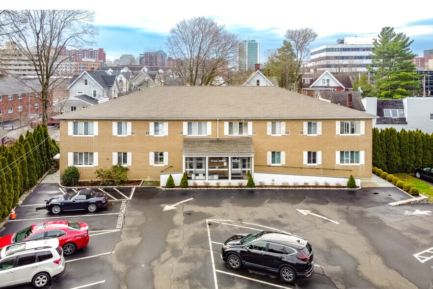 More Photos Of 27 Oak St, Stamford Office For Lease