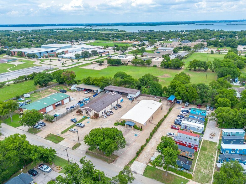 More Photos Of 110 Gotcher Ave, Lake Dallas Warehouse For Sale