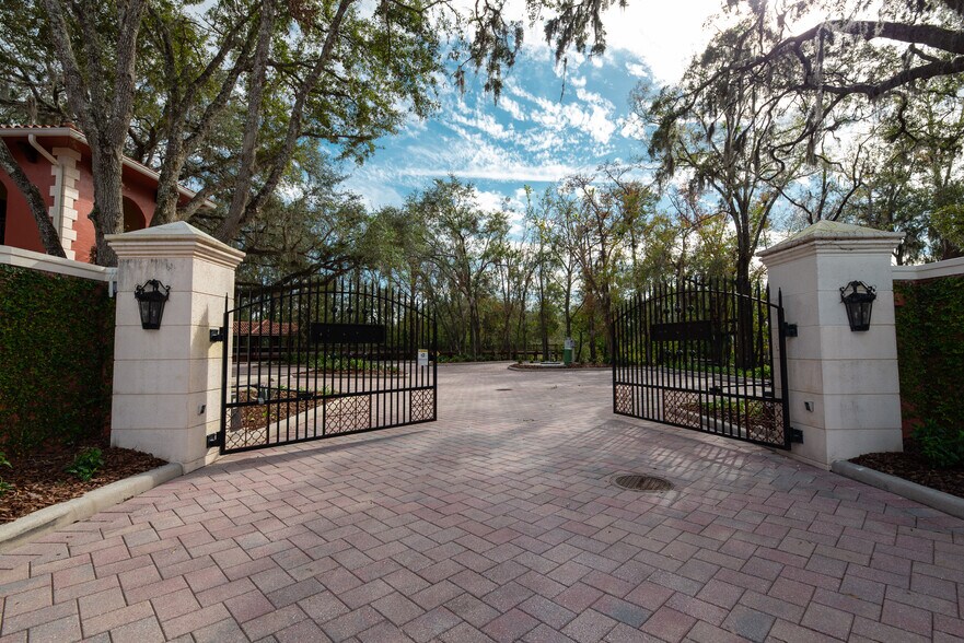 More Photos Of 2420 Brunello Trace, Lutz Office For Sale