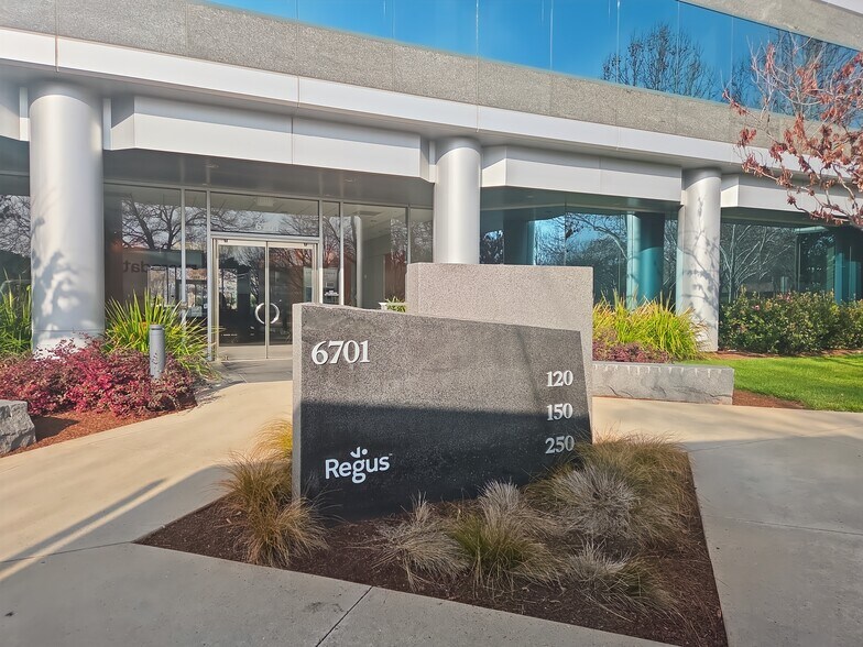 More Photos Of 6701 Koll Center Pky, Pleasanton Coworking Space