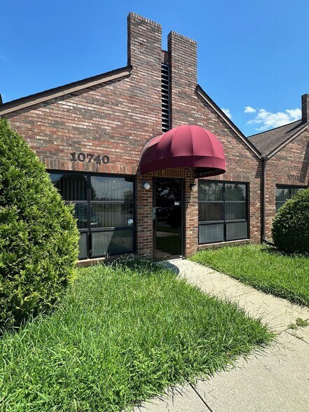 More Photos Of 10730-10752 Baltimore Ave, Beltsville Office For Sale