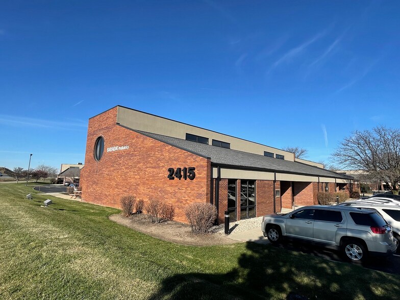 More Photos Of 2401 Directors Row, Indianapolis Unknown For Lease