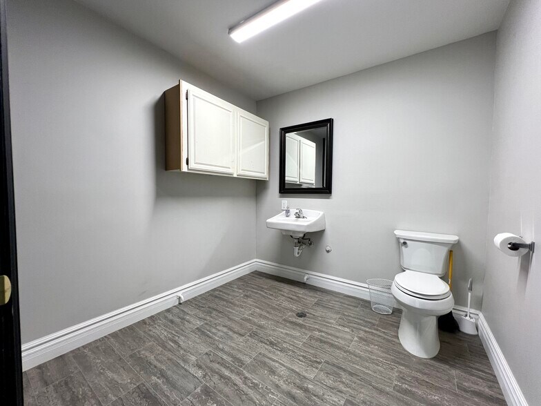 More Photos Of 6340 W 56th Ave, Arvada Warehouse For Lease