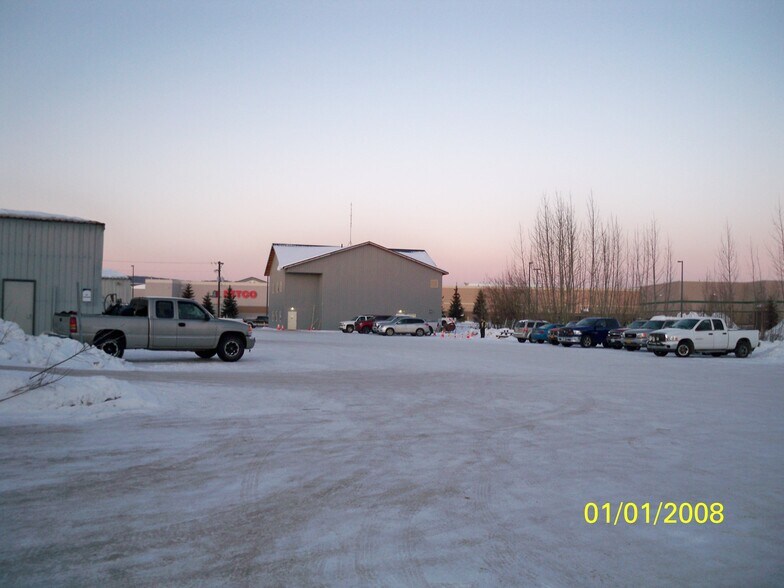 More Photos Of 399 Helmericks Ave, Fairbanks Flex For Lease