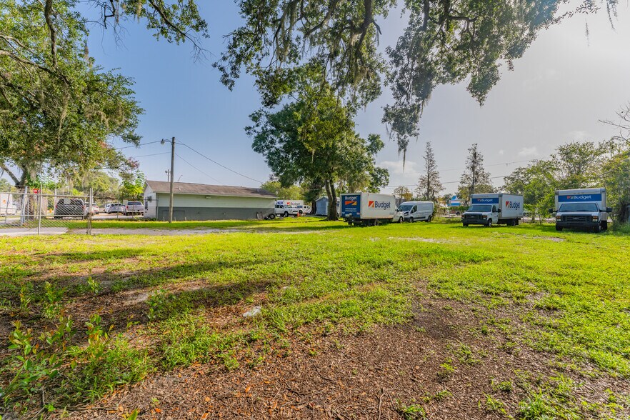 More Photos Of 120 W Memorial Blvd, Lakeland Auto Dealership For Sale