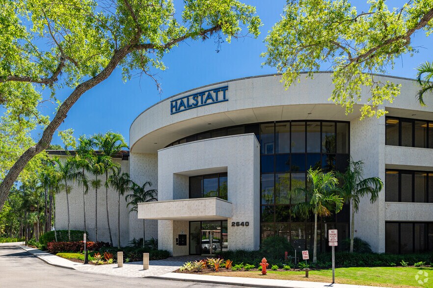 More Photos Of 2640 Golden Gate Pky, Naples Office For Lease