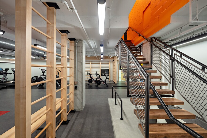 More Photos Of 2100 L St NW, Washington Office For Lease