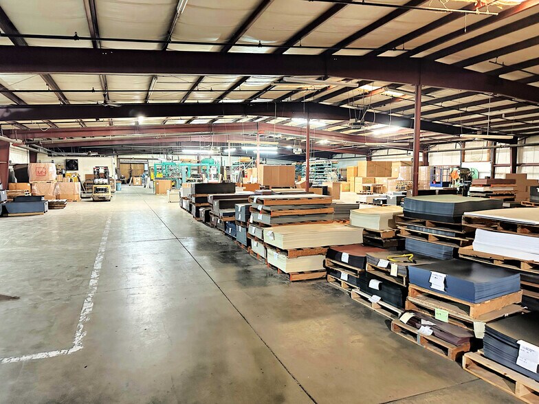 More Photos Of 601 17th St SE, Independence Warehouse For Sale