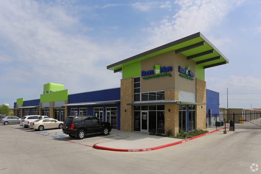 More Photos Of 2107 Shiloh Dr, Laredo General Retail For Sale