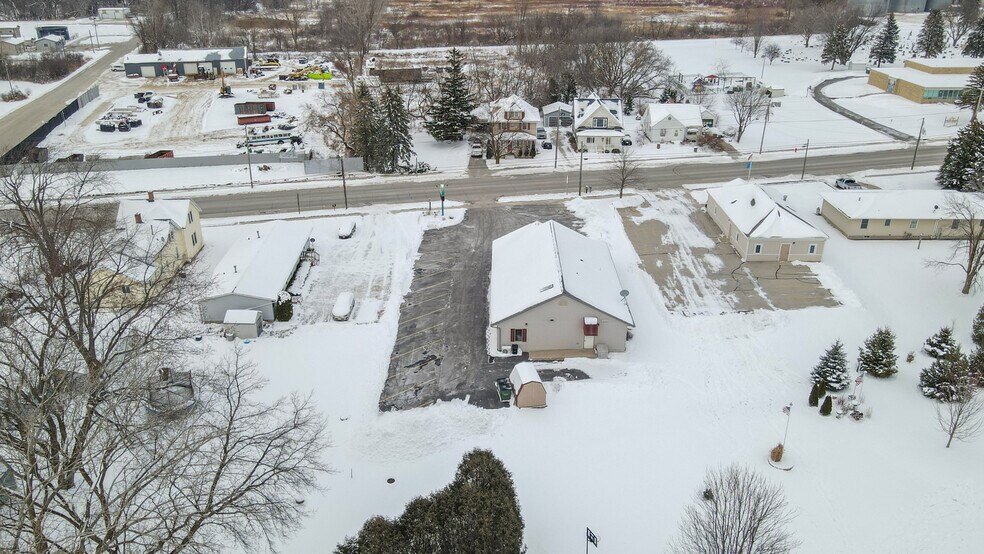 More Photos Of 155 W Menasha Ave, Whitelaw Flex For Sale