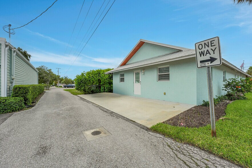 More Photos Of 101 SE Martin Luther King Jr Blvd, Stuart Office For Sale