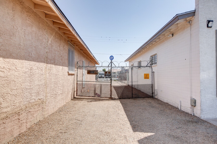 More Photos Of 11613 NW Grand Ave, El Mirage Light Distribution For Sale