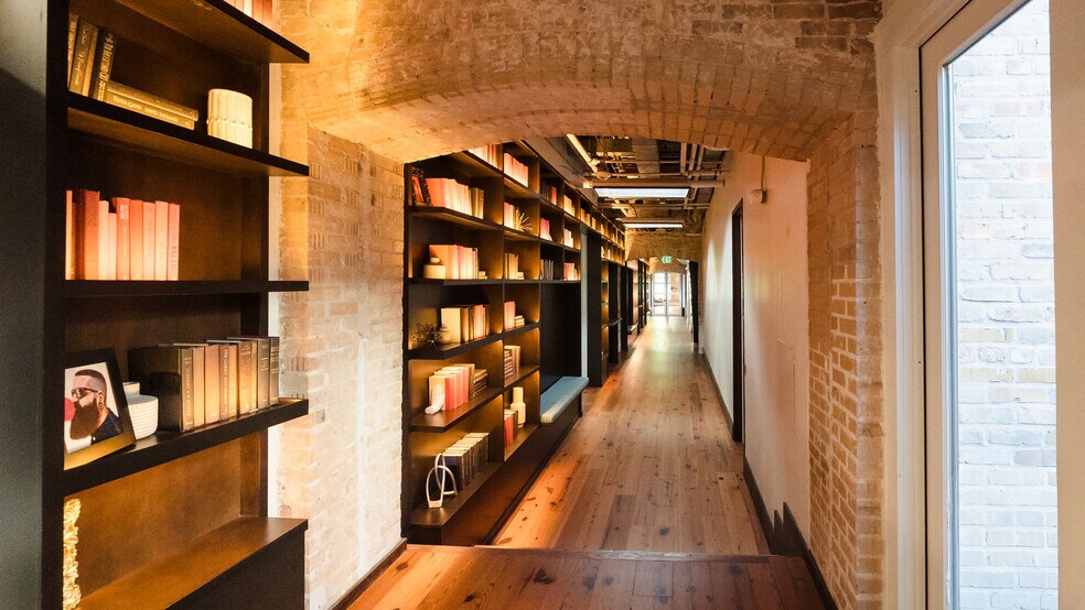More Photos Of 200 E 6th St, Austin Loft Creative Space For Lease