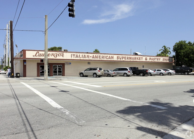 More Photos Of 16385 W Dixie Hwy, North Miami Beach Supermarket For Sale