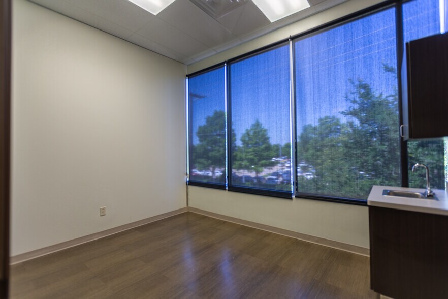 More Photos Of 808 W Interstate Highway 20, Arlington Medical For Lease