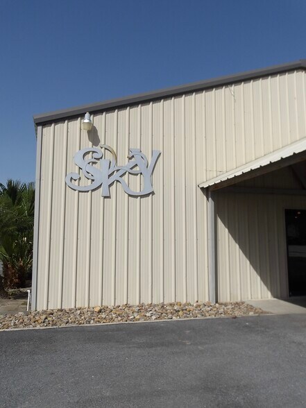 More Photos Of 1 Industrial Pkwy, Rio Hondo Freestanding For Sale