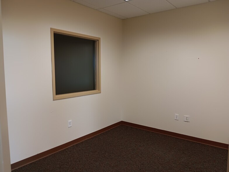 More Photos Of 9230 N Highway 6, Navasota Freestanding For Sale