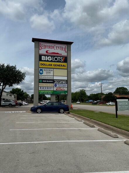 More Photos Of 2801-2853 Central Dr, Bedford Unknown For Lease
