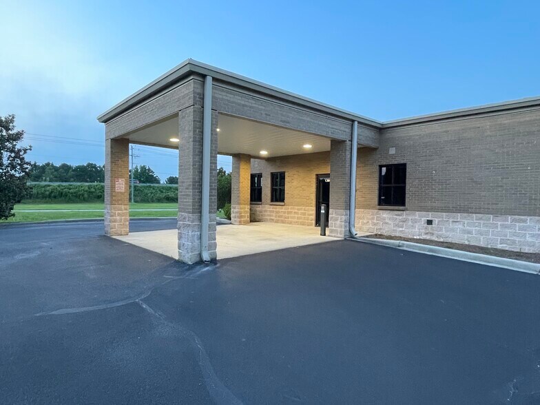 More Photos Of 1308 S 4th St, Hartsville Medical For Lease