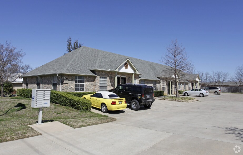 Primary Photo Of 400 N Main St, Grapevine Office For Lease